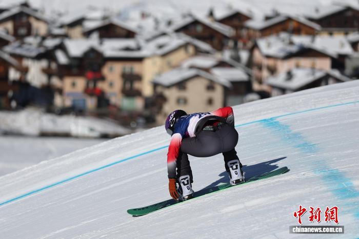 幸运的藏族姑娘拥青拉姆：从雪域高原滑向米兰