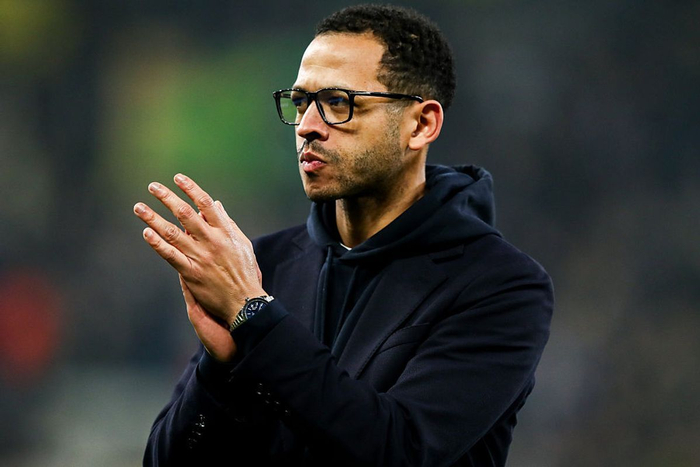 兰帕德率队冲超引切尔西帅位争夺战