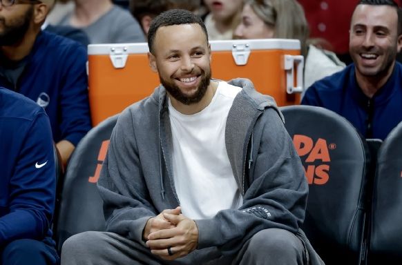 勇士瞄准詹姆斯或伦纳德补强阵容 抢抓库里巅峰