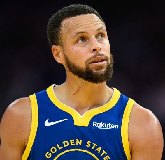 勇士瞄准詹姆斯或伦纳德补强阵容 抢抓库里巅峰