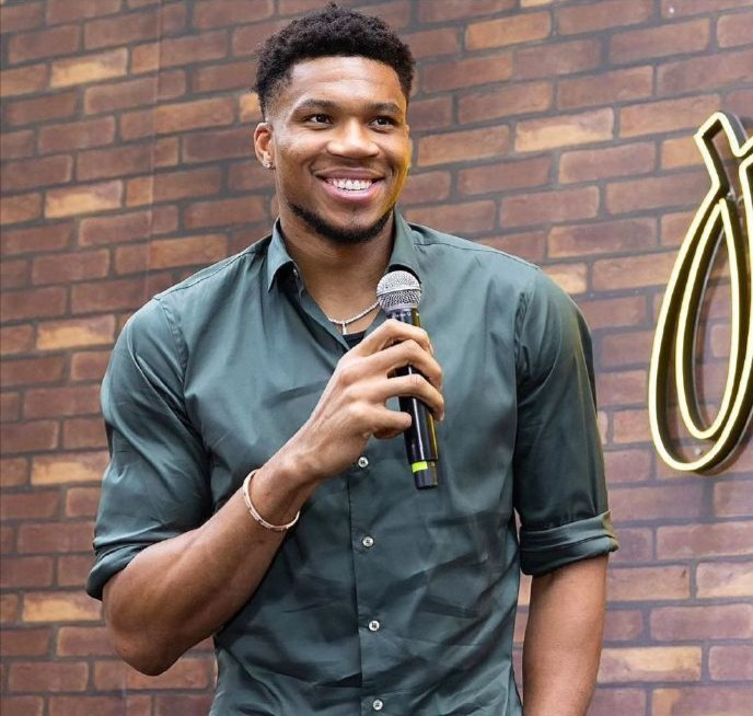 字母哥离队倒计时：雄鹿与联盟调查揭开交易序