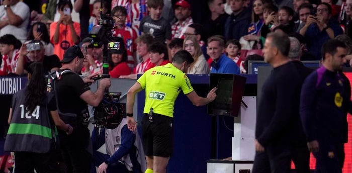 西甲焦点战裁判报告曝光：红牌停赛与教练组处